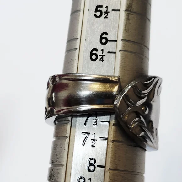 Size 7 Handmade Spoon Ring - Picture 5 of 5